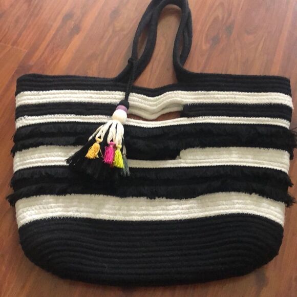 Stella & Dot Black and white woven bohemian tassel fringe tote bag beach bag. - Picture 11 of 11